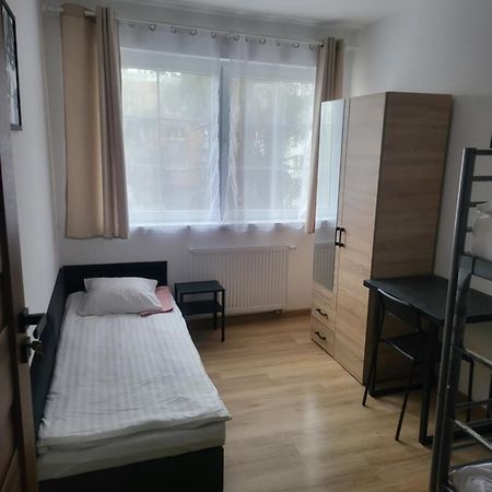 Rooms4Rest Popularna - Private Rooms For Tourists - Atr Consulting Sp, Z O,O, Варшава Экстерьер фото