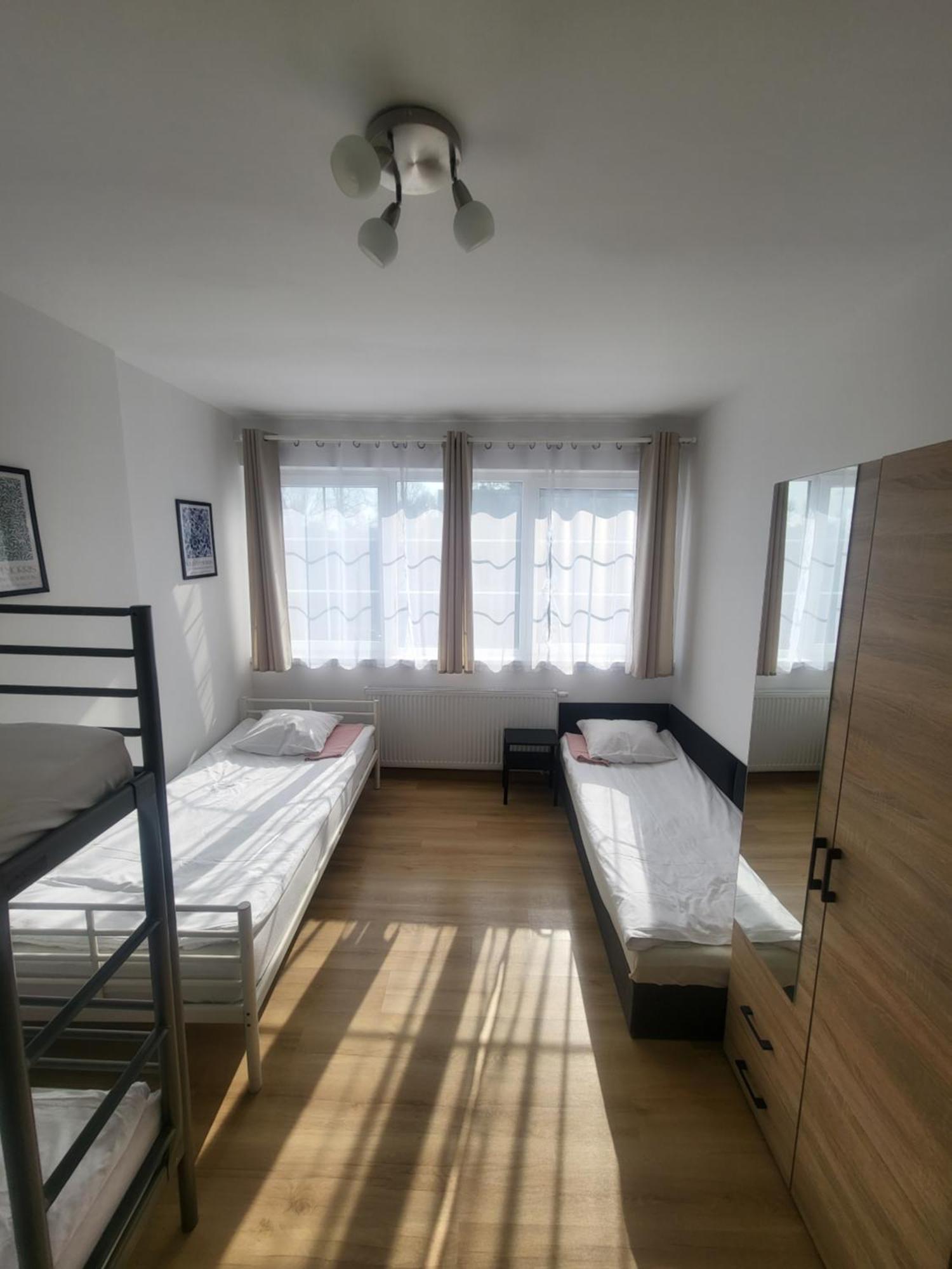 Rooms4Rest Popularna - Private Rooms For Tourists - Atr Consulting Sp, Z O,O, Варшава Экстерьер фото
